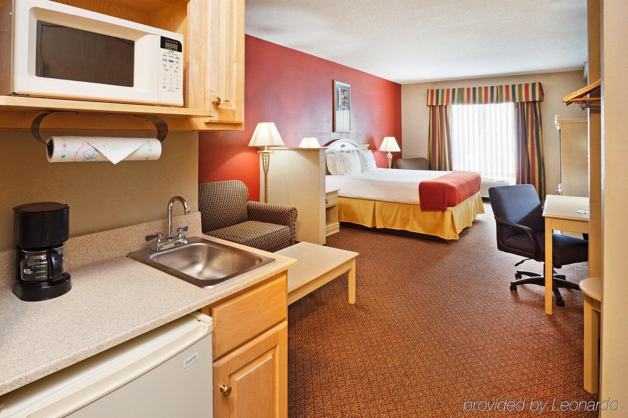 Holiday Inn Express Hotel & Suites London By Ihg Zimmer foto